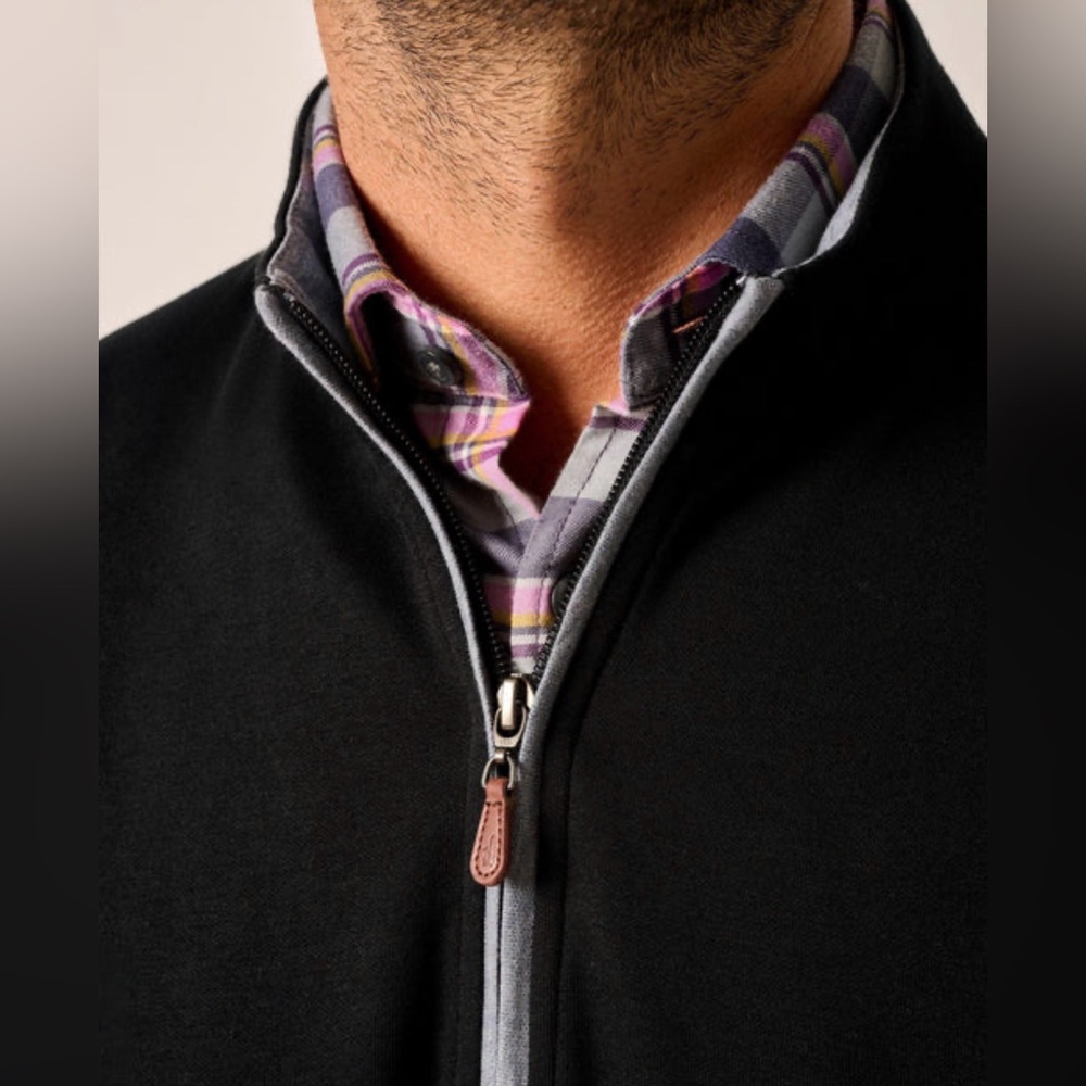 Johnnie-O Sully Men’s 1/4 Zip pullover Black Medium.